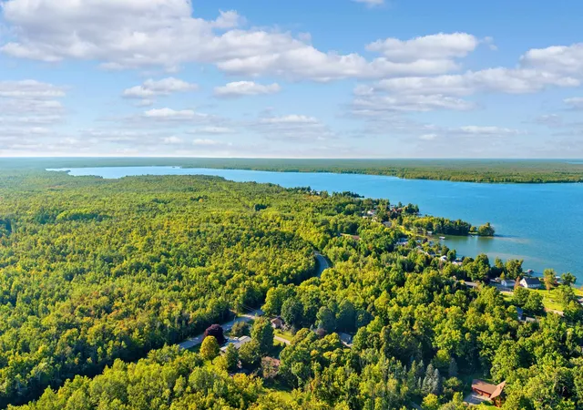 Photo 21 of Single family home for sale at 17131 Paradise Cvs Rd, Alpena, MI 49707 | MLS# 77080073245 | Listing updated on 2026-09-13