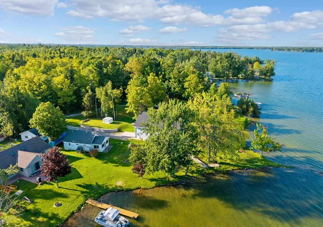 Photo 2 of Single family home for sale at 17131 Paradise Cvs Rd, Alpena, MI 49707 | MLS# 77080073245 | Listing updated on 2026-09-13