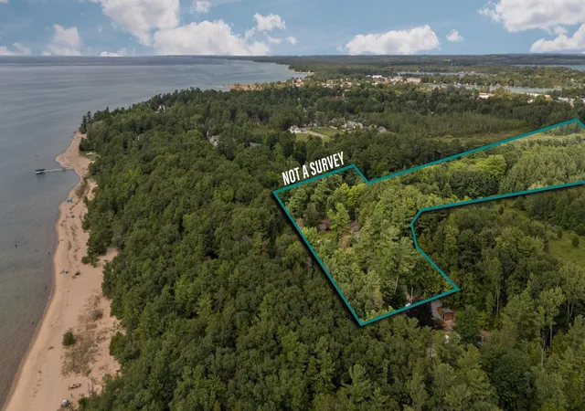 Photo 3 of Multi family home for sale at 917 S Bayshore Dr, Elk Rapids Township Antrim, MI 49629 | MLS# 78080073248 | Listing updated on 2026-09-08