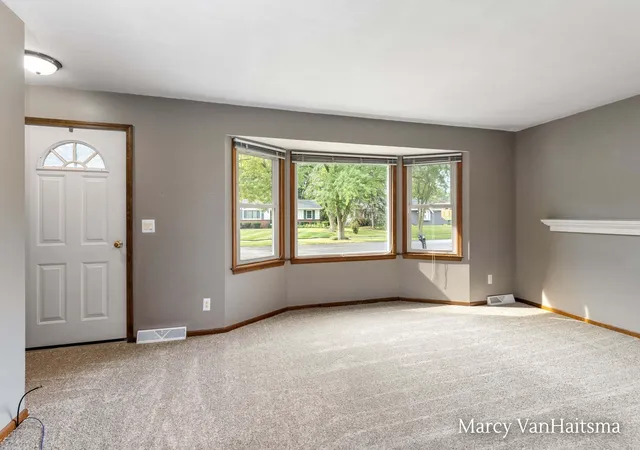 Photo 3 of Single family home for sale at 1151 Brownell St SE, Grand Rapids, MI 49508 | MLS# 65026047201 | Listing updated on 2026-09-14