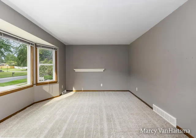 Photo 4 of Single family home for sale at 1151 Brownell St SE, Grand Rapids, MI 49508 | MLS# 65026047201 | Listing updated on 2026-09-14