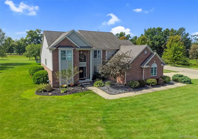 Photo 1 of Single family home for sale at 2303 Arciero Ct, Howell, MI 48855 | MLS# 20261071481 | Listing updated on 2026-09-16