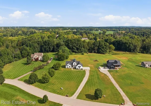Photo 3 of Single family home for sale at 5468 Stone Garden Dr, Howell, MI 48843 | MLS# 20261071482 | Listing updated on 2026-09-15