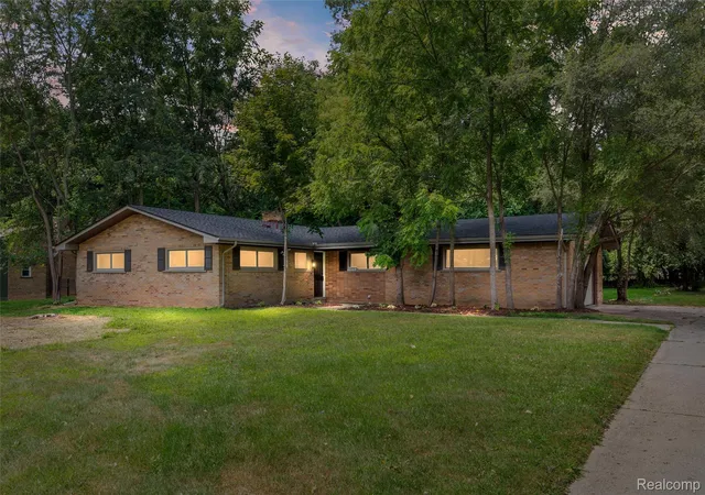 Single family home for sale at 26261 La Muera St, Farmington Hills, MI 48334 | MLS# 20261071484