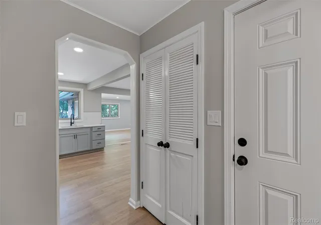 Photo 3 of Single family home for sale at 26261 La Muera St, Farmington Hills, MI 48334 | MLS# 20261071484 | Listing updated on 2026-09-05