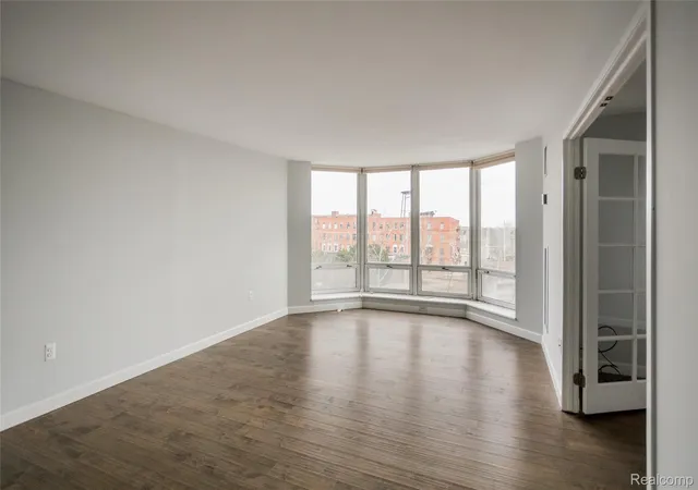 Photo 3 of Condo for sale at 250 E Harbortown Dr #508, Detroit, MI 48207 | MLS# 20261071487 | Listing updated on 2026-09-05