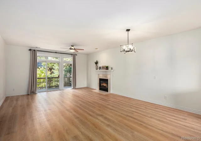 Photo 3 of Condo for sale at 40 Park Is Dr #4, Lake Orion, MI 48362 | MLS# 20261071495 | Listing updated on 2026-09-15