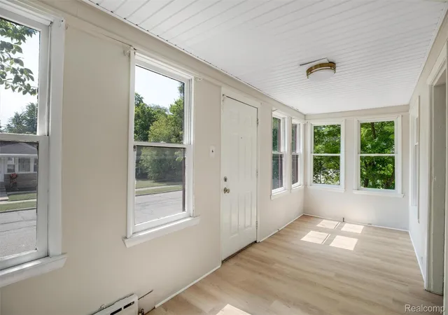 Photo 3 of Single family home for sale at 44 Orton Ave, Pontiac, MI 48341 | MLS# 20261071494 | Listing updated on 2026-09-09