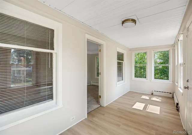Photo 4 of Single family home for sale at 44 Orton Ave, Pontiac, MI 48341 | MLS# 20261071494 | Listing updated on 2026-09-09