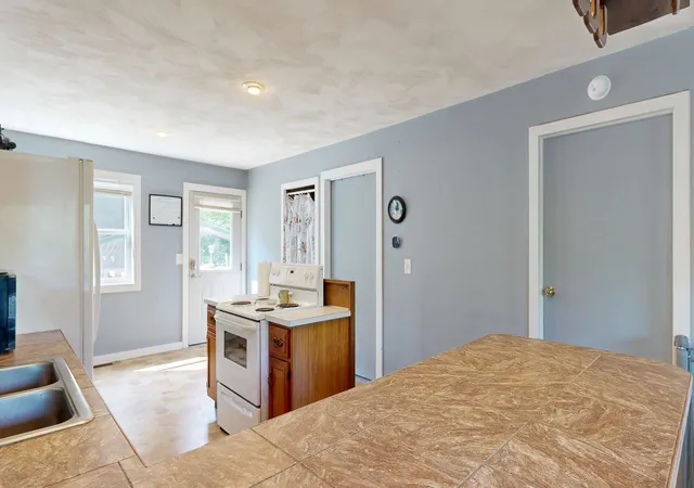 Photo 3 of Single family home for sale at 5525 W 18 1/2 Rd, Mesick, MI 49668 | MLS# 79080073250 | Listing updated on 2026-09-09