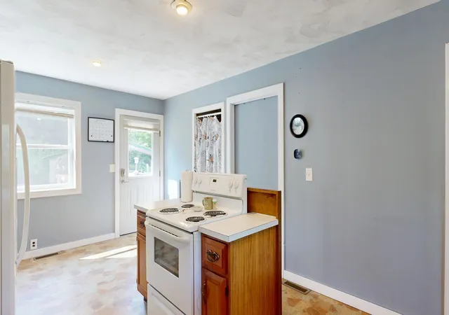 Photo 4 of Single family home for sale at 5525 W 18 1/2 Rd, Mesick, MI 49668 | MLS# 79080073250 | Listing updated on 2026-09-09