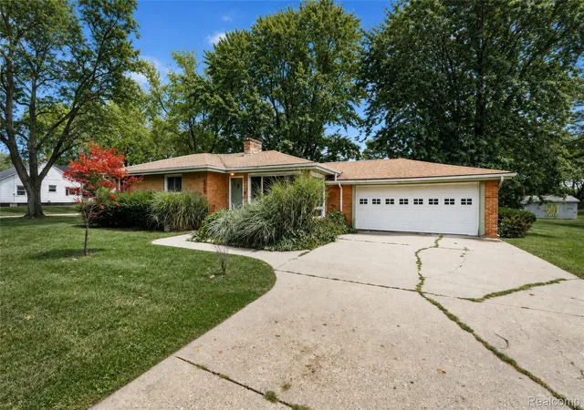 Photo 2 of Single family home for sale at 4499 S Linden Rd, Flint, MI 48507 | MLS# 20261071506 | Listing updated on 2026-09-12