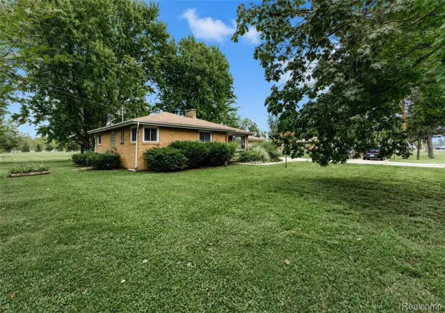 Photo 3 of Single family home for sale at 4499 S Linden Rd, Flint, MI 48507 | MLS# 20261071506 | Listing updated on 2026-09-12