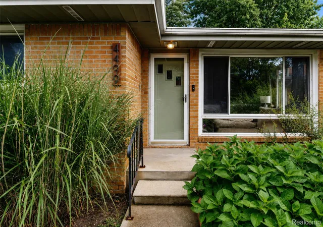 Photo 3 of Single family home for sale at 4499 S Linden Rd, Flint, MI 48507 | MLS# 20261071506 | Listing updated on 2026-09-12