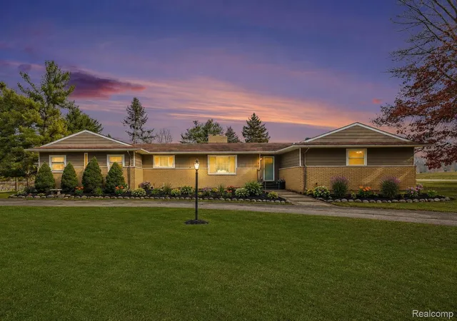 Photo 1 of Sale Pending at 1575 Kellogg Rd, Brighton, MI 48114 | MLS# 20261071508 | Listing updated on 2026-09-13