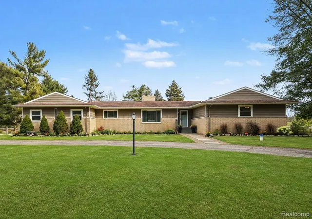 Photo 2 of Single family home for sale at 1575 Kellogg Rd, Brighton, MI 48114 | MLS# 20261071508 | Listing updated on 2026-09-21