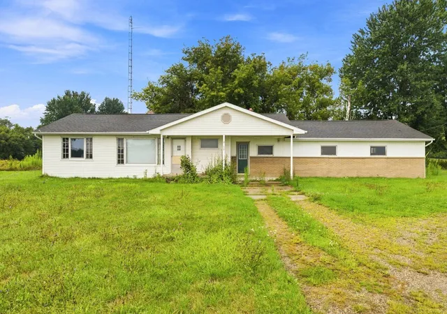 Photo 2 of Single family home for sale at 3450 Old 51 Rd, Croswell, MI 48422 | MLS# 58050220884 | Listing updated on 2026-09-09