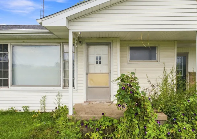 Photo 4 of Single family home for sale at 3450 Old 51 Rd, Croswell, MI 48422 | MLS# 58050220884 | Listing updated on 2026-09-09