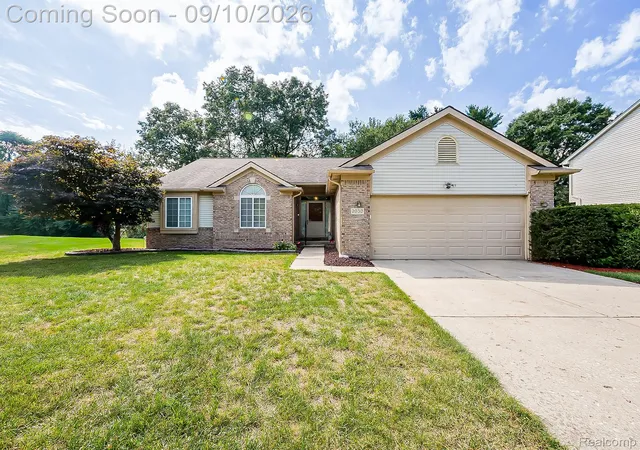 Photo 2 of Single family home for sale at 2030 Orchard Ct, West Bloomfield, MI 48324 | MLS# 20261071523 | Listing updated on 2026-09-13