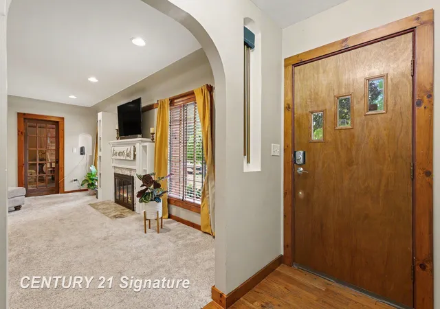 Photo 3 of Single family home for sale at 1375 Lathrup Park, Saginaw, MI 48638 | MLS# 61050220892 | Listing updated on 2026-09-04