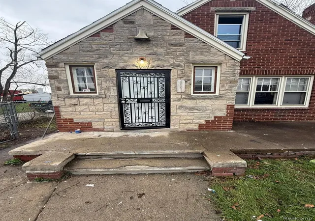 Photo 1 of Single family home for sale at 15319 Sussex St, Detroit, MI 48227 | MLS# 20261071527 | Listing updated on 2026-10-16