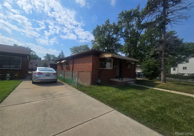 Photo 2 of Single family home for sale at 1947 Goddard St, Wyandotte, MI 48192 | MLS# 20261071531 | Listing updated on 2026-09-05