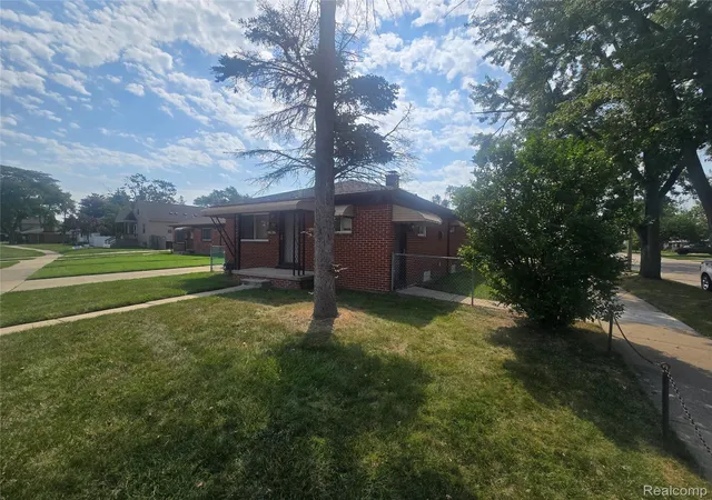 Photo 3 of Single family home for sale at 1947 Goddard St, Wyandotte, MI 48192 | MLS# 20261071531 | Listing updated on 2026-09-05