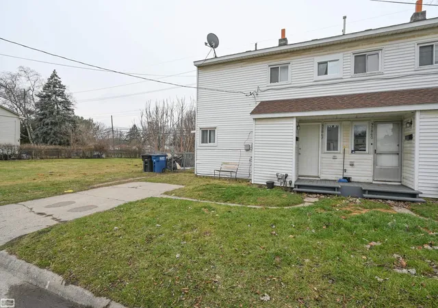 Photo 1 of Single family home for sale at 32860 Mecosta Ct, Westland, MI 48186 | MLS# 58050220894 | Listing updated on 2026-09-07