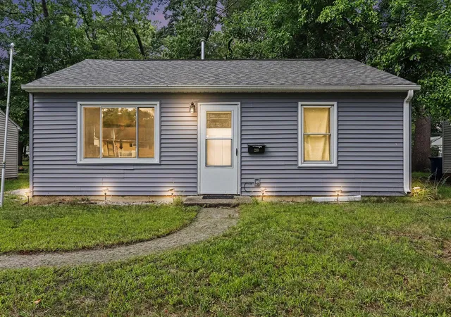 Single family home for sale at 210 W Spaulding Ave, Battle Creek, MI 49037 | MLS# 65026047226