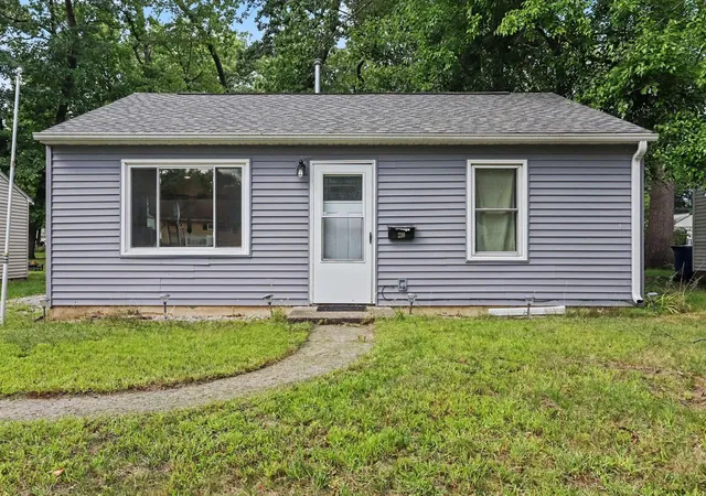Photo 3 of Single family home for sale at 210 W Spaulding Ave, Battle Creek, MI 49037 | MLS# 65026047226 | Listing updated on 2026-09-04
