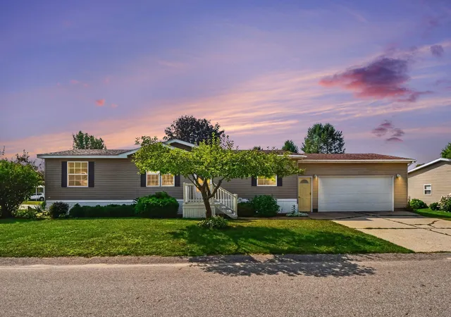 Photo 1 of Single family home for sale at 3524 Cloverfield Dr, Cedar Springs, MI 49319 | MLS# 71026047228 | Listing updated on 2026-09-10