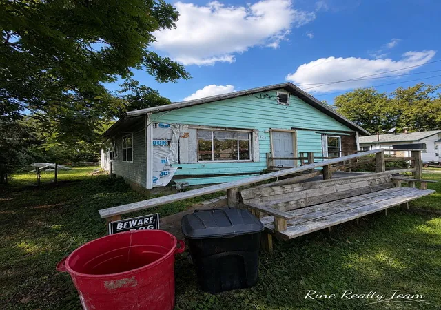 Photo 3 of Single family home for sale at 2421 Collingwood Ave, Saginaw, MI 48601 | MLS# 61050220897 | Listing updated on 2026-09-04