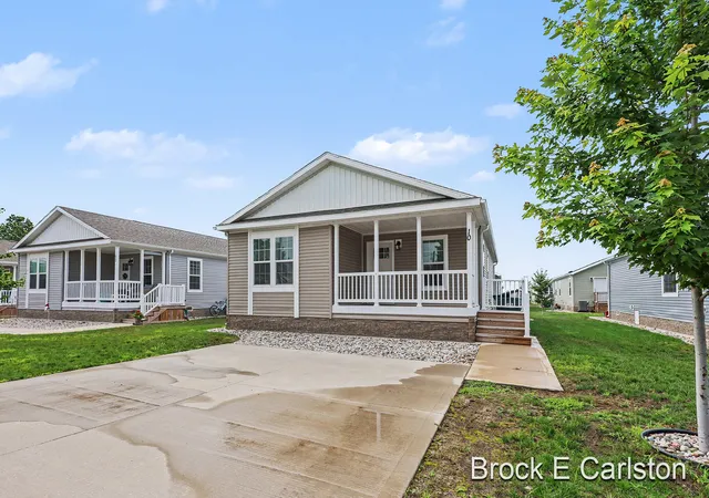 Photo 2 of Single family home for sale at 1283 E Ellis Rd #10, Norton Shores, MI 49441 | MLS# 71026047243 | Listing updated on 2026-09-04
