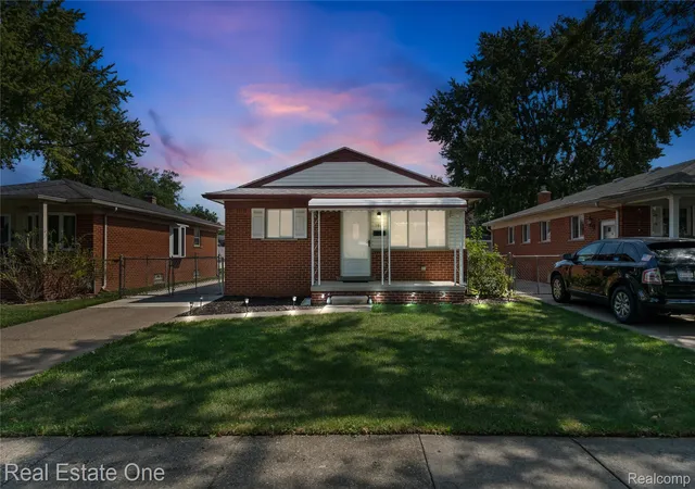 Photo 1 of Sale Pending at 7917 Campbell St, Taylor, MI 48180 | MLS# 20261071558 | Listing updated on 2026-09-15