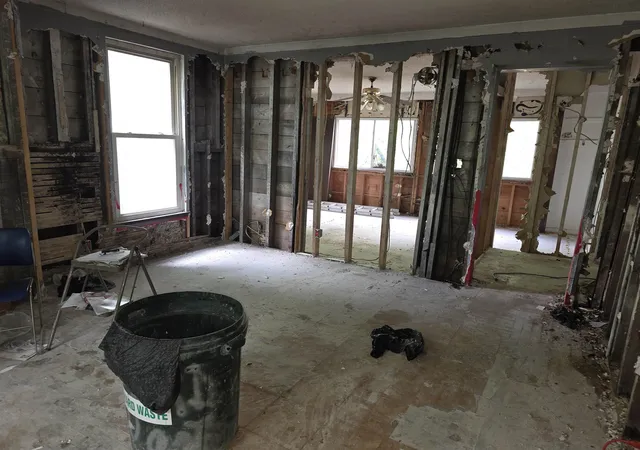 Photo 3 of Single family home for sale at 1331 S Jefferson Ave, Saginaw, MI 48601 | MLS# 5050220901 | Listing updated on 2026-09-04