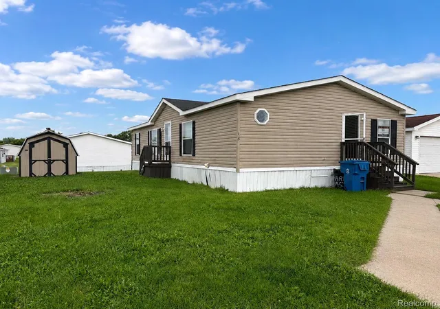 Single family home for sale at 18 Brookfield, Swartz Creek, MI 48473 | MLS# 20261071561
