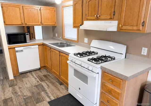 Photo 2 of Single family home for sale at 18 Brookfield, Swartz Creek, MI 48473 | MLS# 20261071561 | Listing updated on 2026-09-06