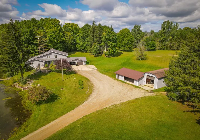 Photo 2 of Single family home for sale at 5260 N Hockaday Rd, Gladwin, MI 48624 | MLS# 71026047245 | Listing updated on 2026-09-17