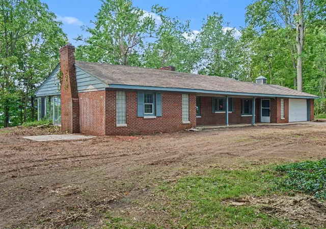 Photo 3 of Single family home for sale at 10403 S Chapin Ln, Berrien Springs, MI 49103 | MLS# 69026047248 | Listing updated on 2026-09-11