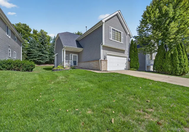 Photo 2 of Single family home for sale at 4586 Sunflower Cir, Clarkston, MI 48346 | MLS# 20261071566 | Listing updated on 2026-09-13