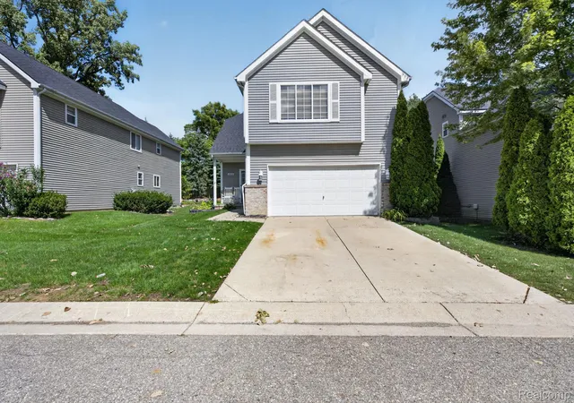 Photo 4 of Single family home for sale at 4586 Sunflower Cir, Clarkston, MI 48346 | MLS# 20261071566 | Listing updated on 2026-09-13