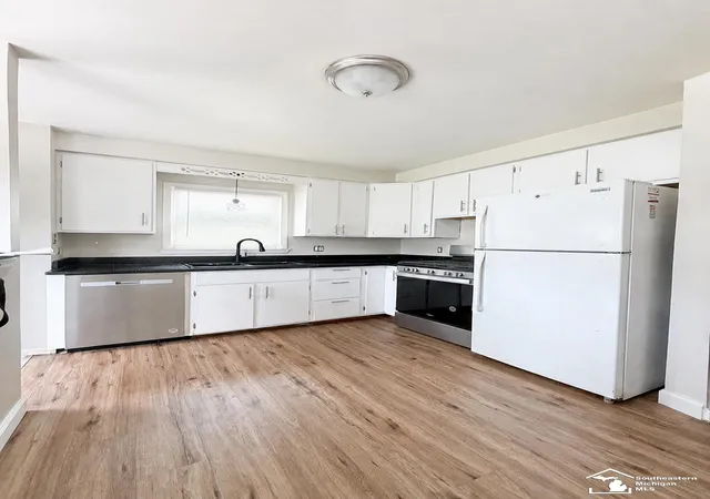 Photo 3 of Single family home for sale at 8501 Pardee St, Taylor, MI 48180 | MLS# 57050220910 | Listing updated on 2026-09-08