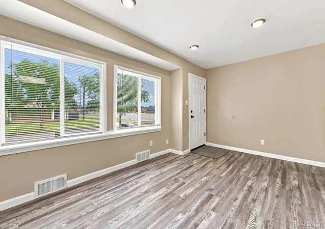 Photo 3 of Single family home for sale at 19131 Stansbury St, Detroit, MI 48235 | MLS# 20261071570 | Listing updated on 2026-09-17