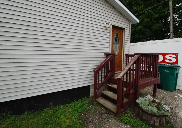 Photo 4 of Single family home for sale at 1130 S Gray Rd, West Branch, MI 48661 | MLS# 77080073259 | Listing updated on 2026-09-16