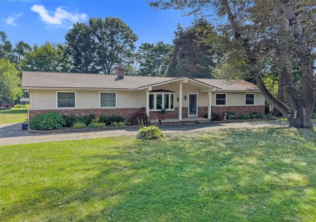 Photo 1 of Single family home for sale at 6970 Biscayne Ave, White Lake, MI 48383 | MLS# 20261071572 | Listing updated on 2026-09-24