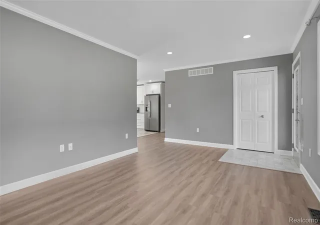 Photo 3 of Single family home for sale at 6970 Biscayne Ave, White Lake, MI 48383 | MLS# 20261071572 | Listing updated on 2026-09-24