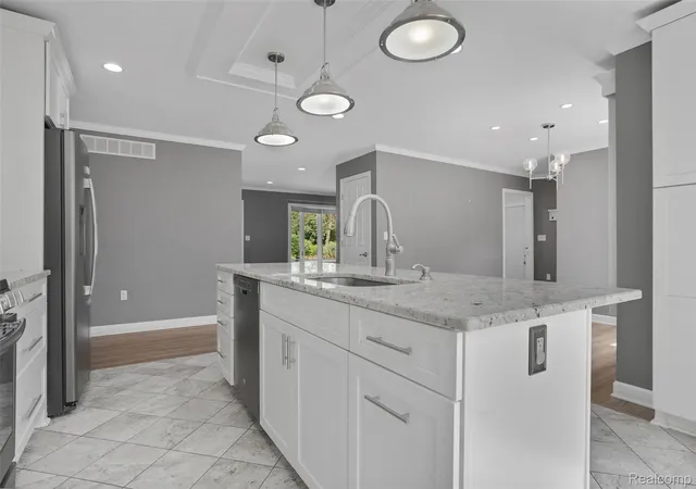 Photo 4 of Single family home for sale at 6970 Biscayne Ave, White Lake, MI 48383 | MLS# 20261071572 | Listing updated on 2026-09-30