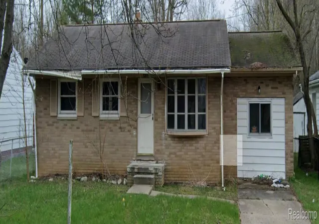 Photo 1 of Single family home for sale at 3295 Spring Valley Dr, Flint, MI 48504 | MLS# 20261071571 | Listing updated on 2026-09-11