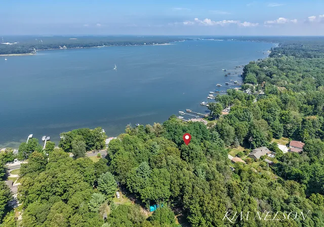 Photo 4 of Single family home for sale at 6101 S Shore Dr, Whitehall, MI 49461 | MLS# 71026047255 | Listing updated on 2026-09-05