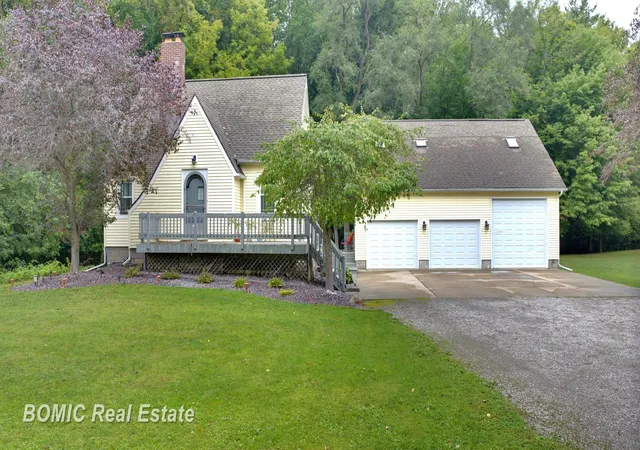 Photo 1 of Single family home for sale at 3934 Grotto Rd, Bridgeport, MI 48722 | MLS# 61050220912 | Listing updated on 2026-09-22